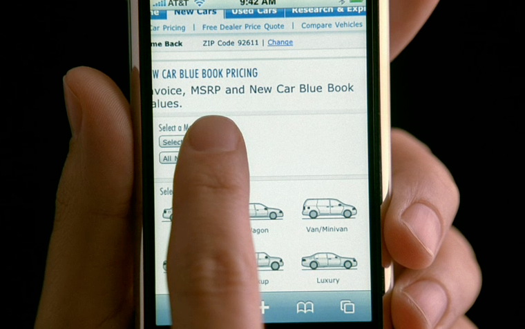 iPhone, TV광고 Cars와 Facebook, The Great Thing 추가