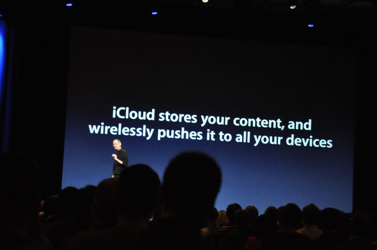 wwdc20110606 235