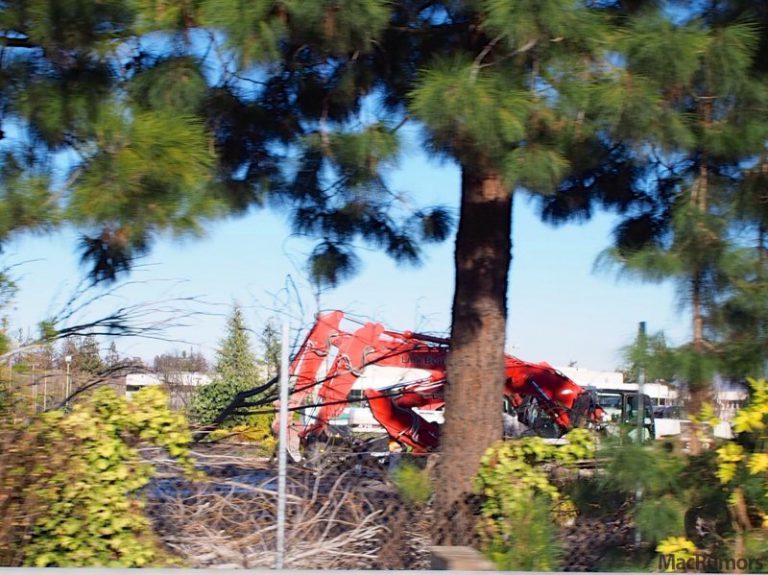 Apple Campus 2 부지 건설을 위해 기존 건물들 철거 작업 시작
