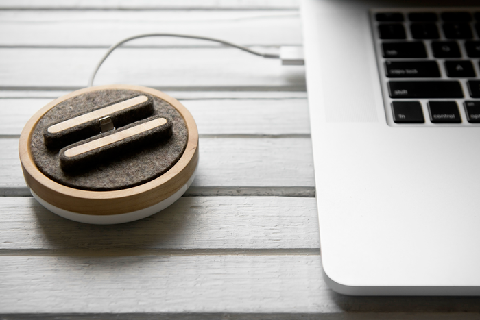 깔끔 아이폰 독 스텐드, Spool Dock: The Modern Apple Dock with a Twist 20 spool_dock_apple_dock6