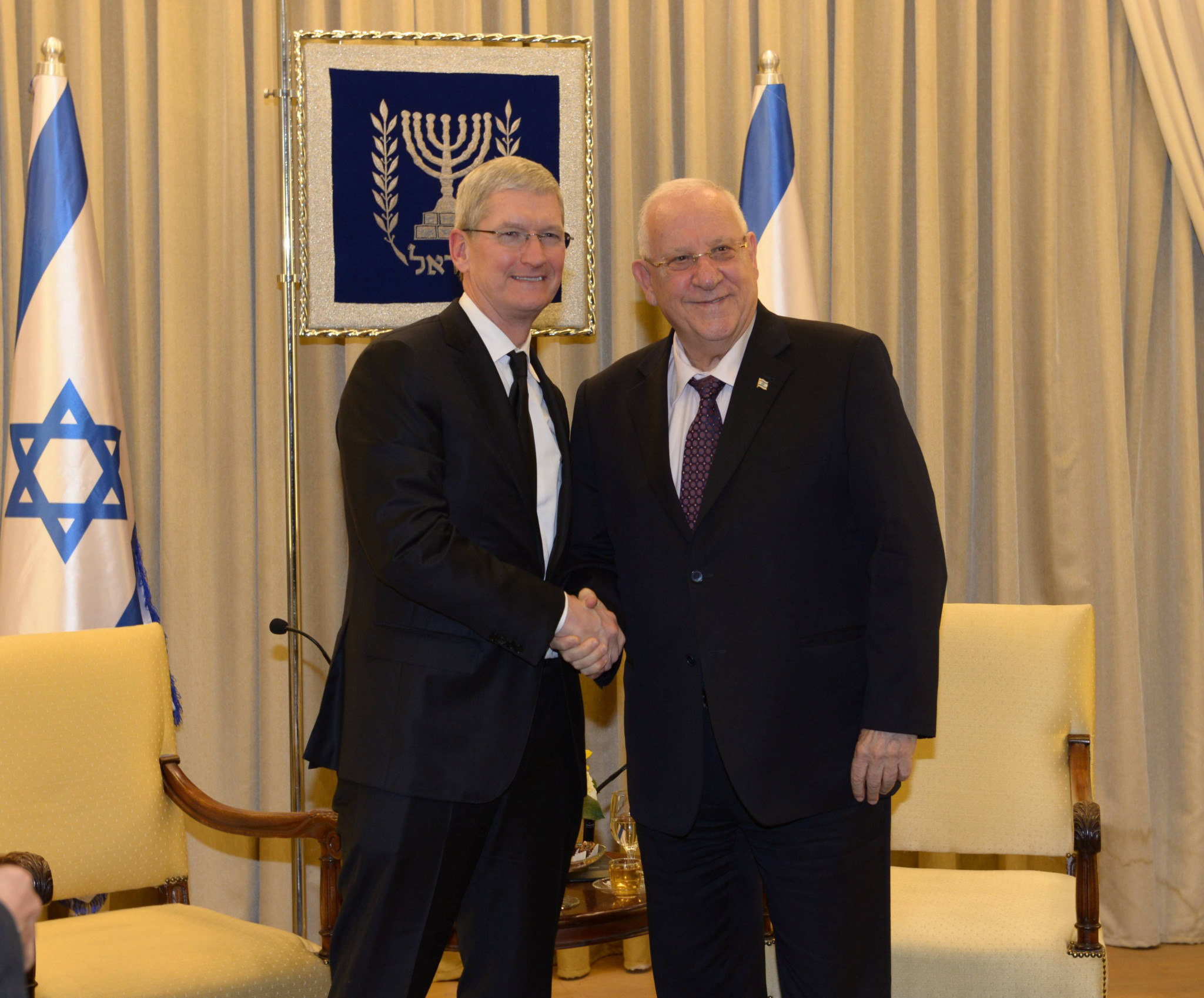 ראובן ריבלין חברת אפל