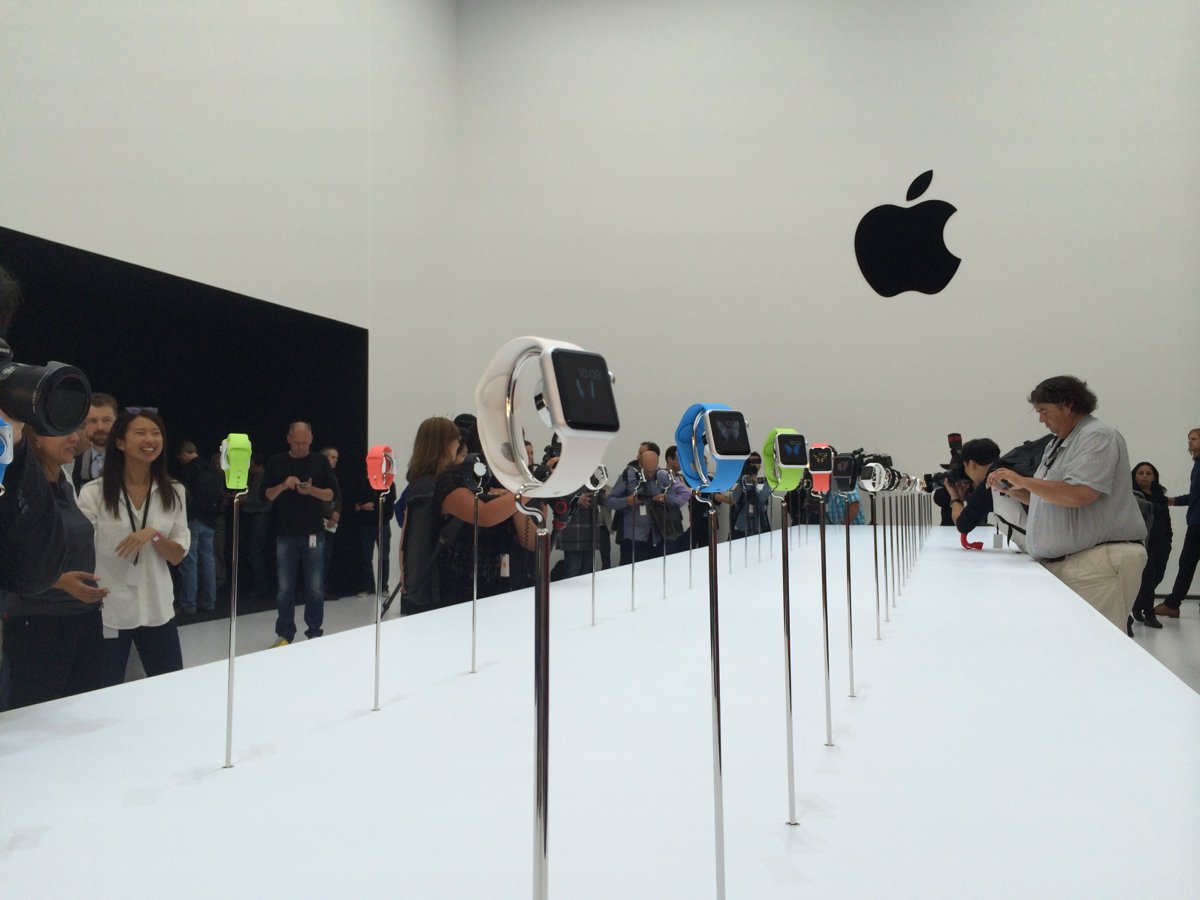 data_news_apple_is_marketing_the_apple_watch_as_a_fashion_accessory