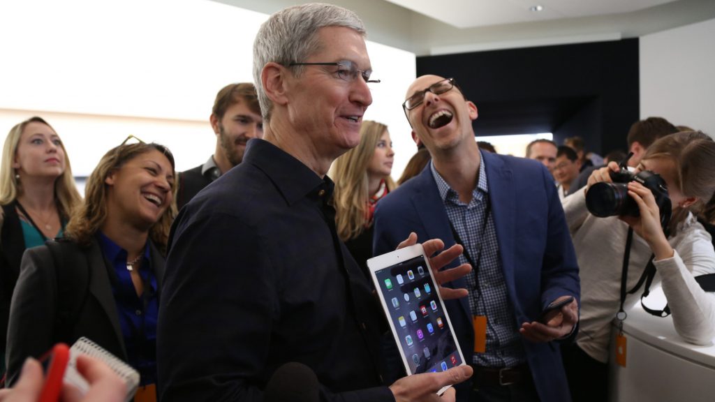 apple-ipad-tim-cook