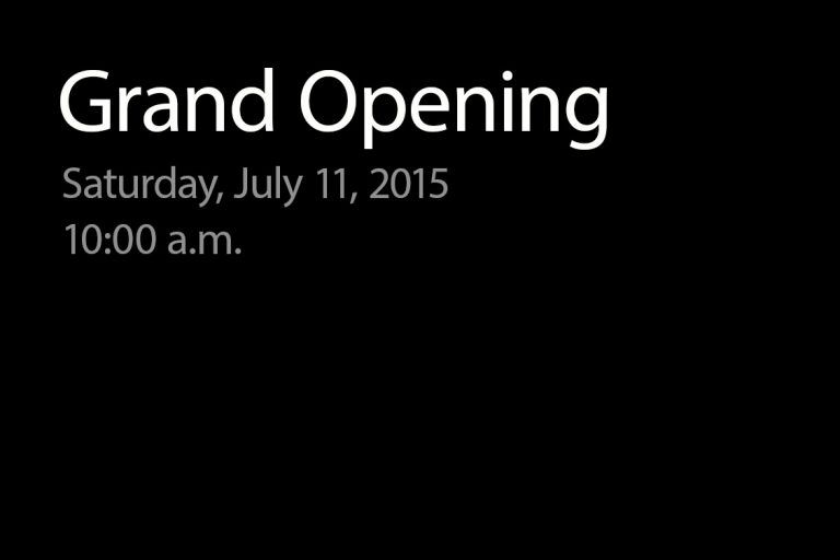Apple Store, Queens Center 뉴욕에 오픈.