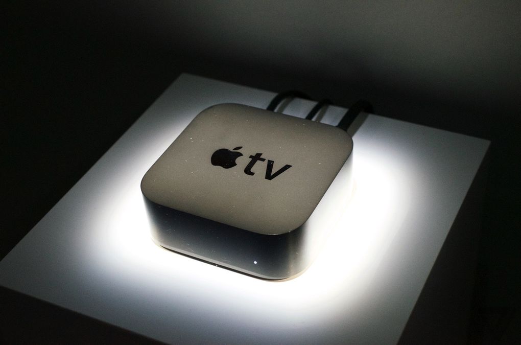 data-news-appletvhands006.0