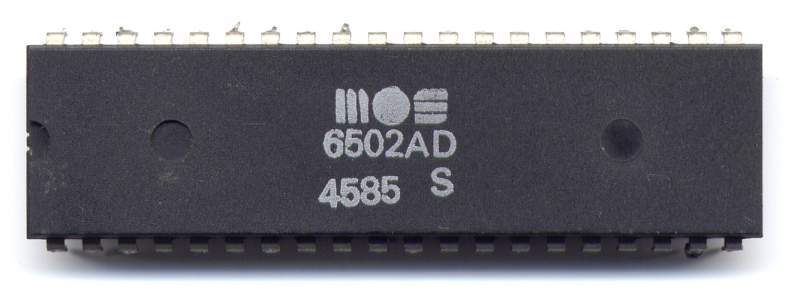 MOS_6502AD_4585_top