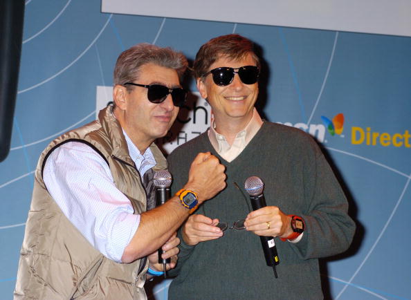 애플의 R&D, 마이크로소프트 3 Nick Hayek Jr., CEO Swatch Group, and Bill Gates, CEO Microsoft (Photo by Robin Platzer/FilmMagic)