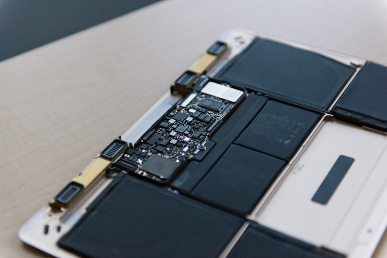 inside macbook 1