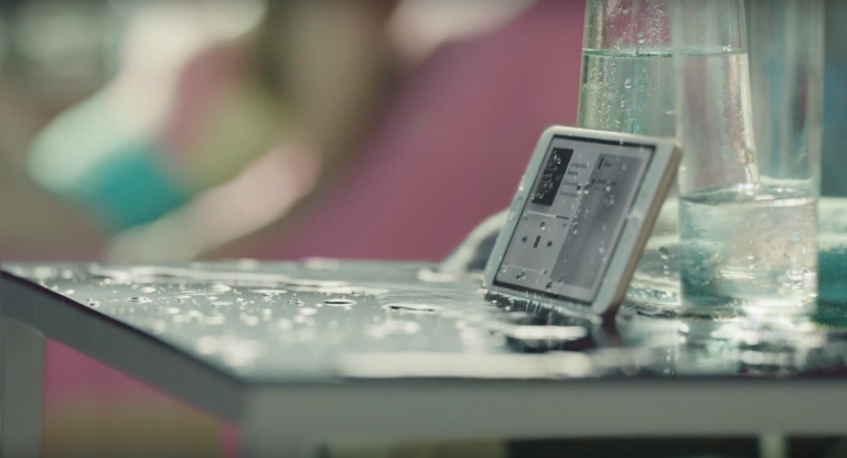 apple iphone7 tvad dive1