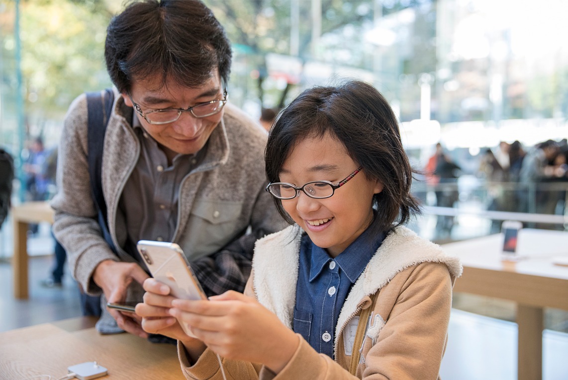 iPhone X 애플 직영점 출시 사진 26 iPhoneX Launch Tokyo customer overlook 20171102