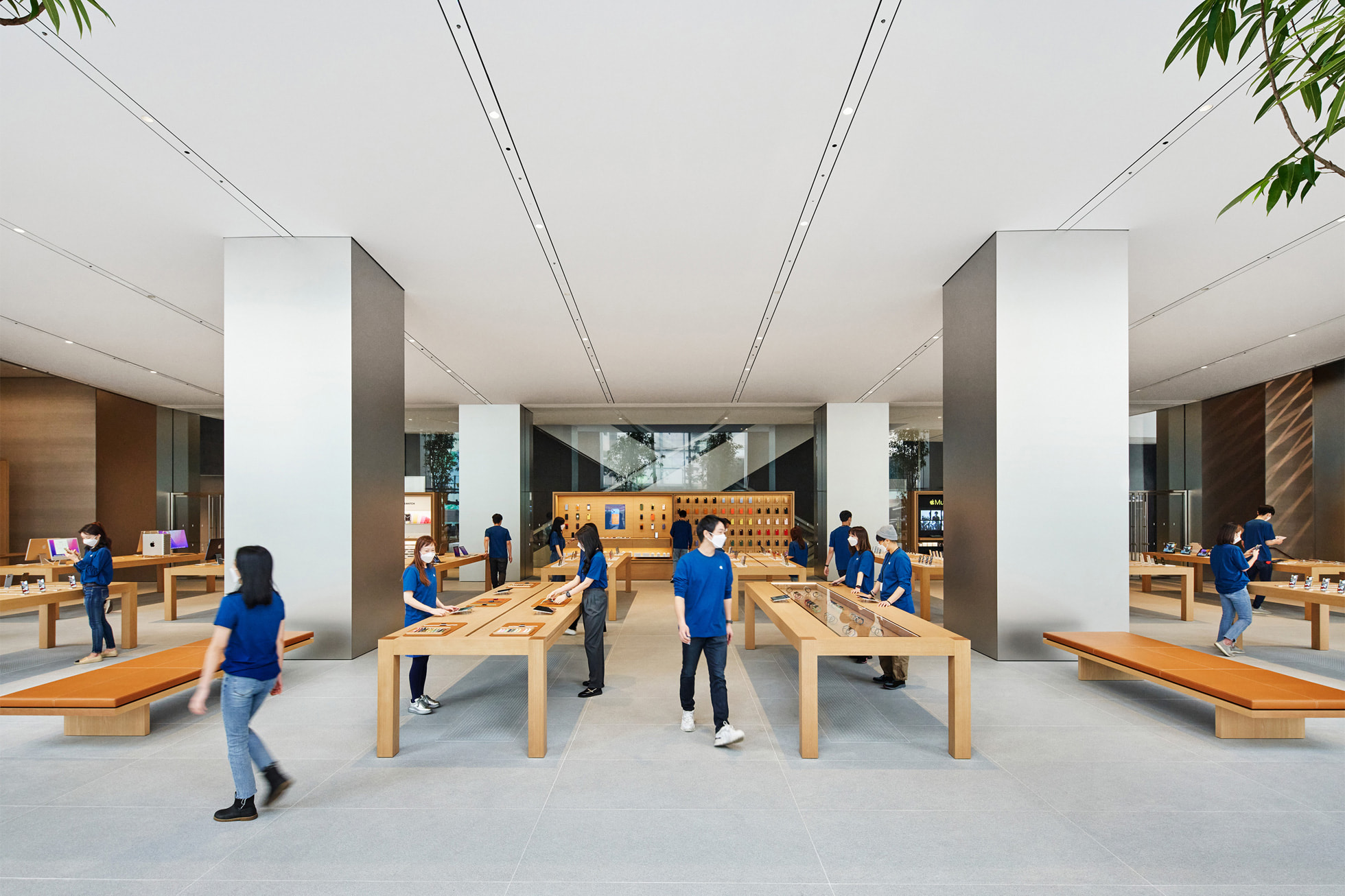 Apple 명동, 4월 9일 토요일 오픈