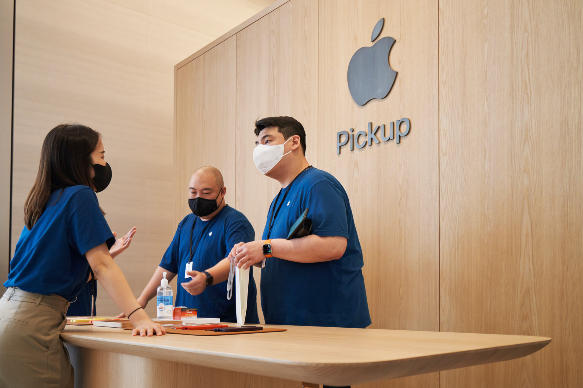 Apple 명동, 오픈 사진