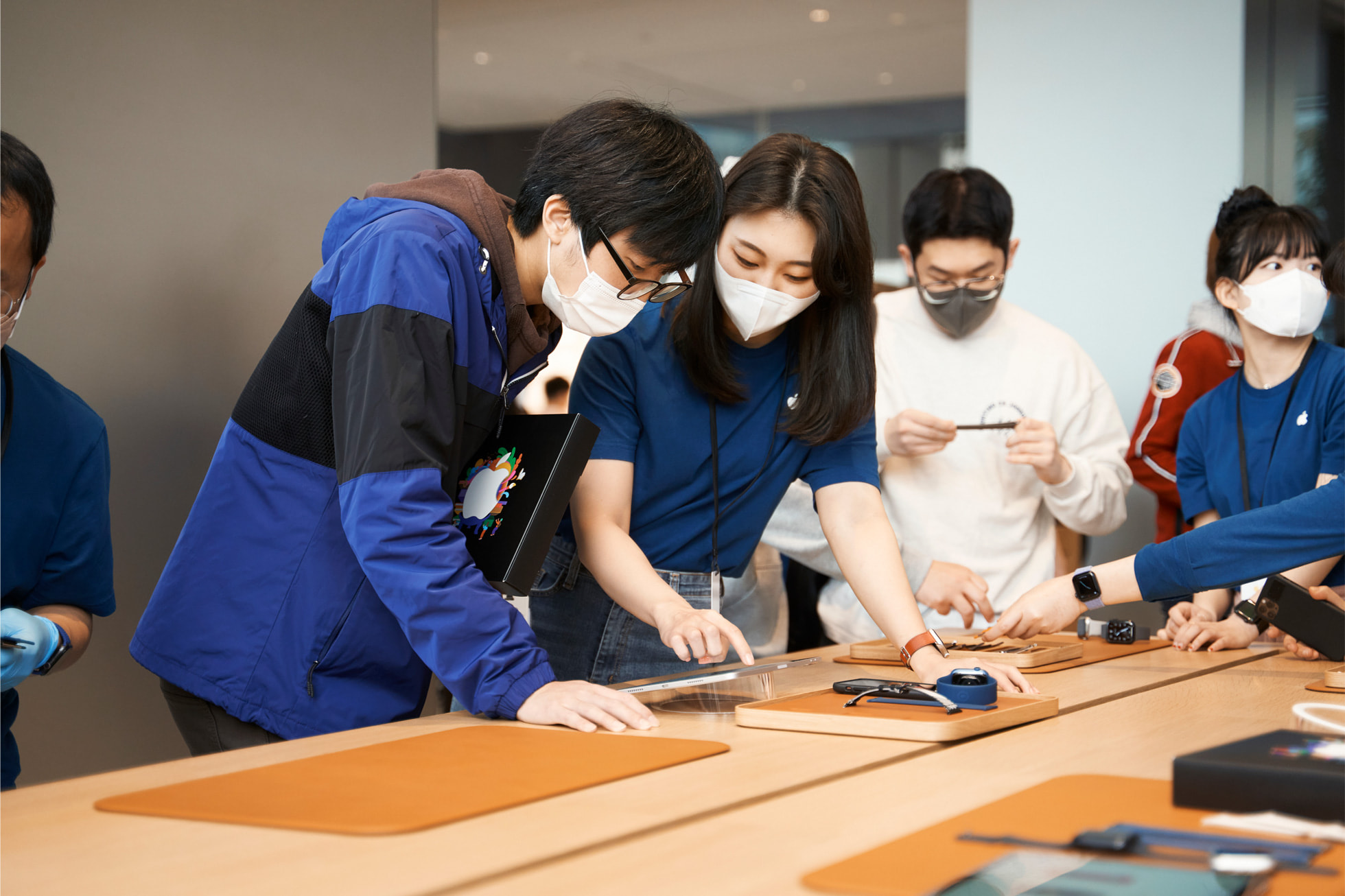 Apple 명동, 오픈 사진