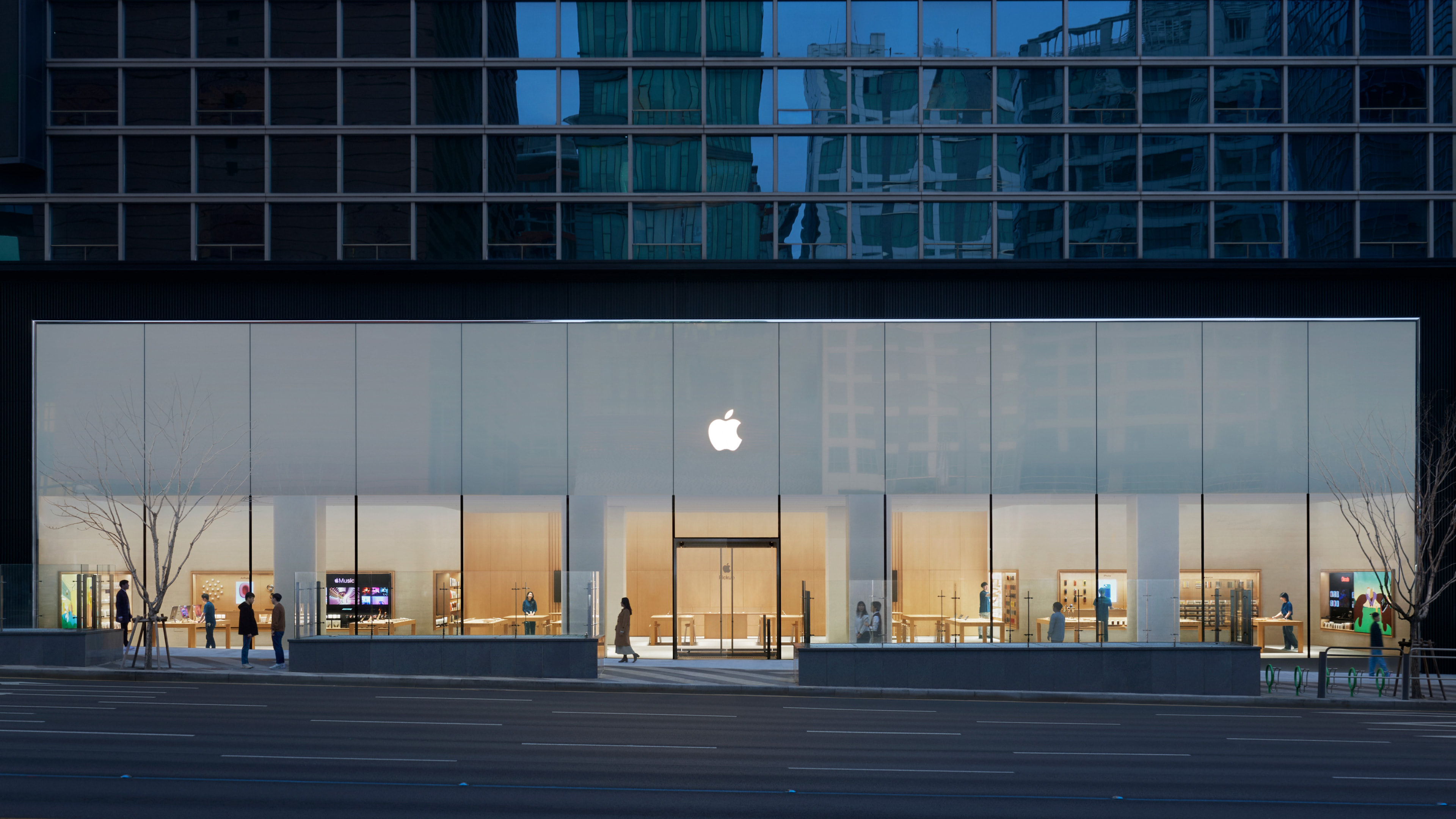 Apple Store, 강남 3월 31일 금요일 오픈