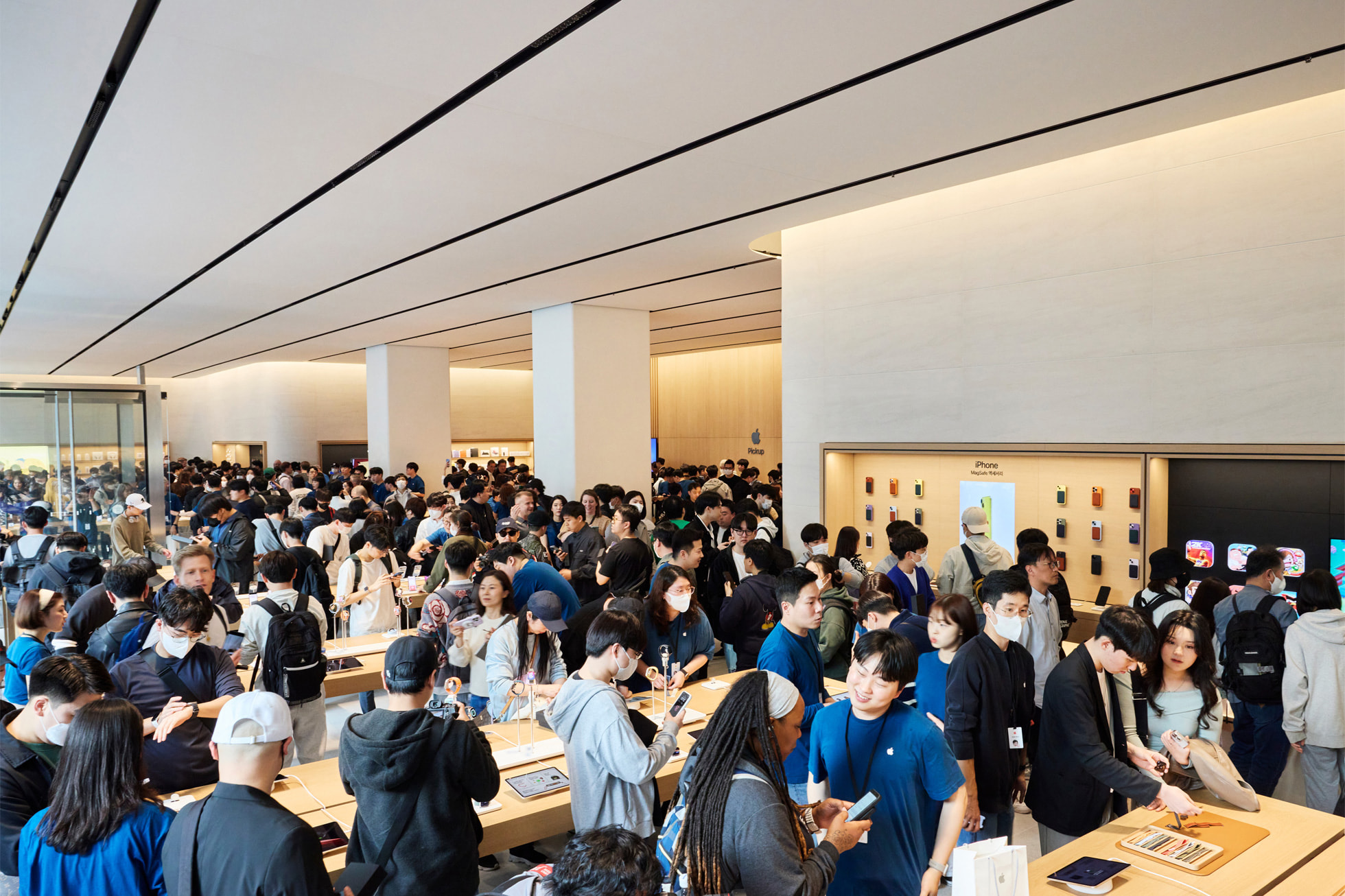Apple Store 강남, 오픈 사진