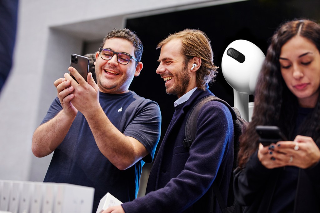 apple airpod pro launch milan guest with team member 10302019 big.jpg.large 2x