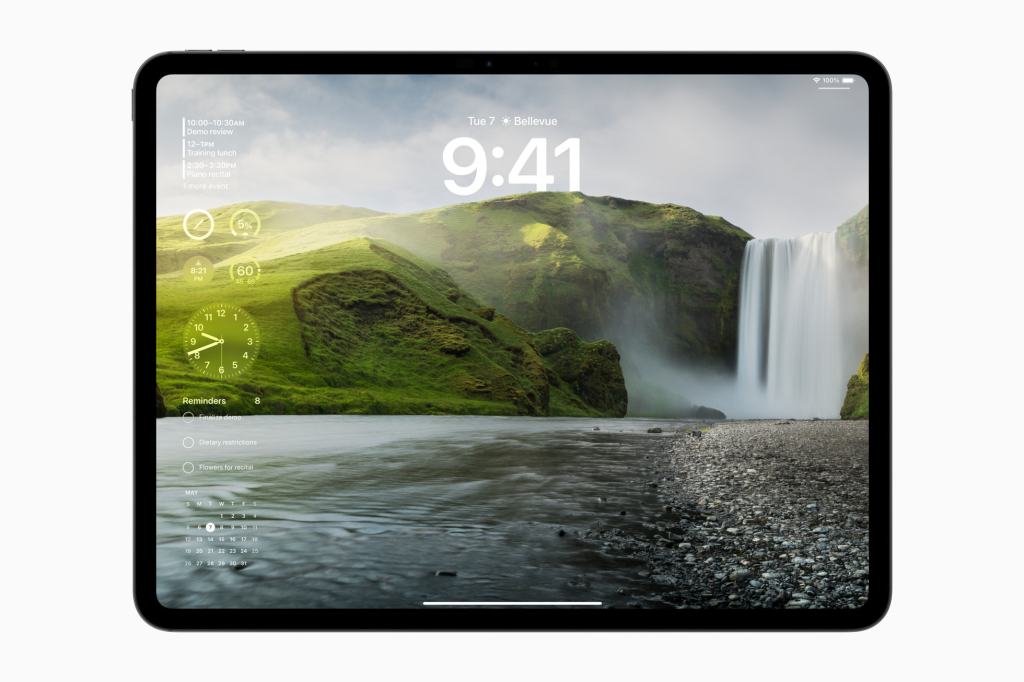 apple ipad pro ipados 17 lock screen 240507 big.jpg.large 2x