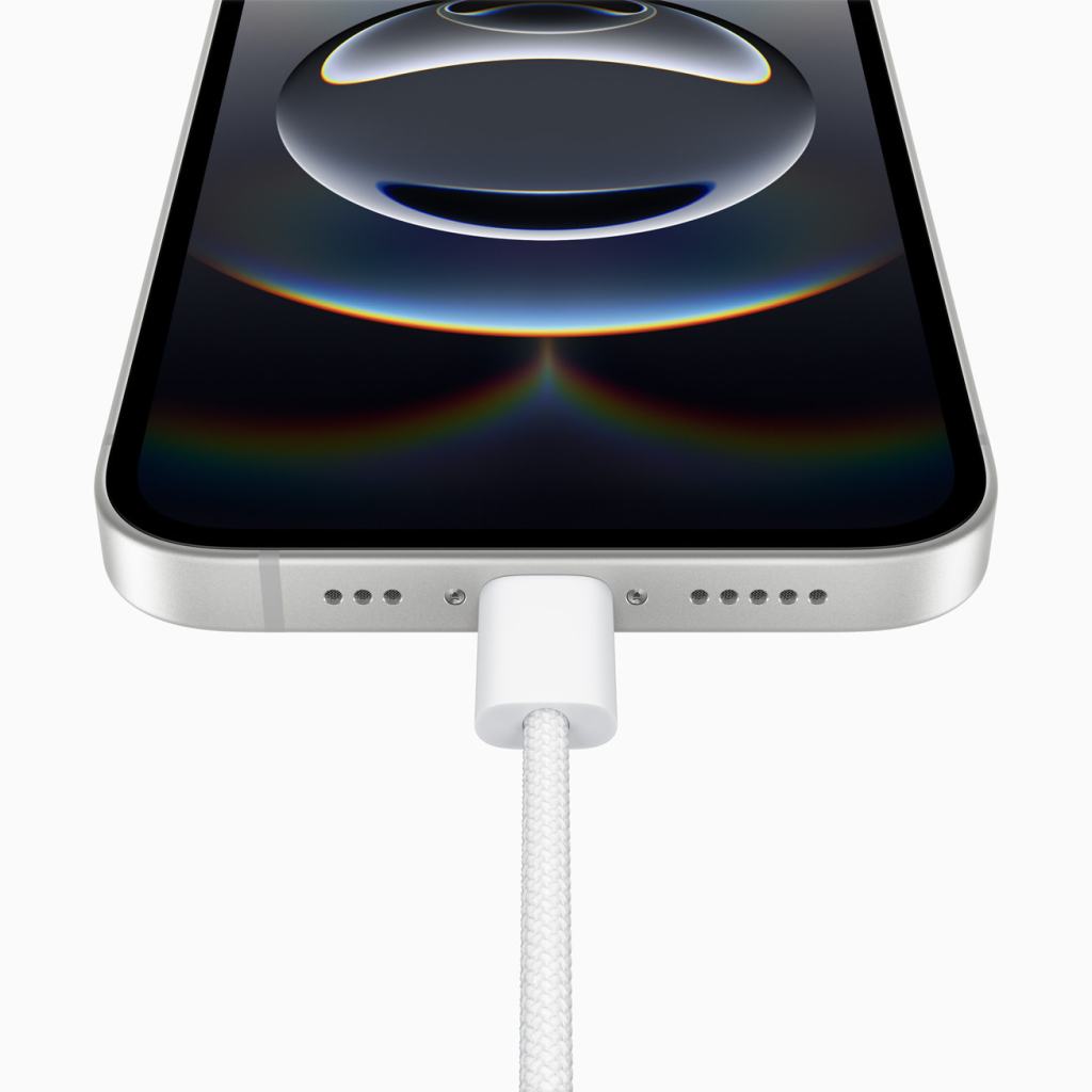 apple iphone 16e usb c 250219 inline.jpg.large 2x