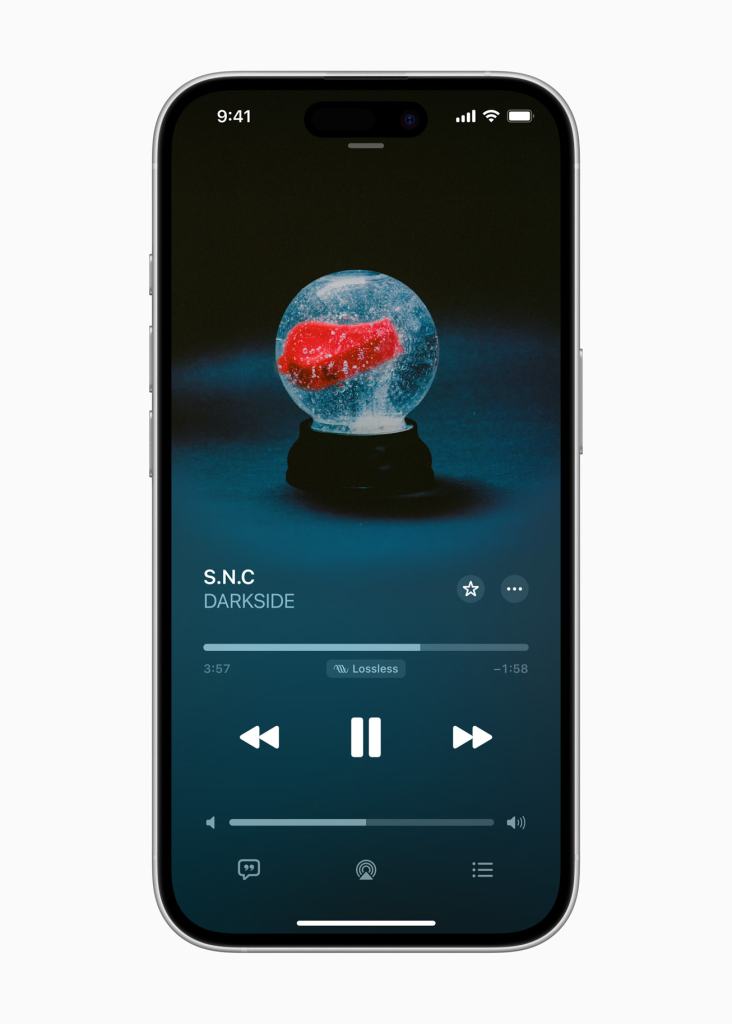 AirPods Max, 무손실 및 초저지연 오디오 지원 추가 3 apple airpods max apple music lossless audio darkside inline.jpg.large 2x