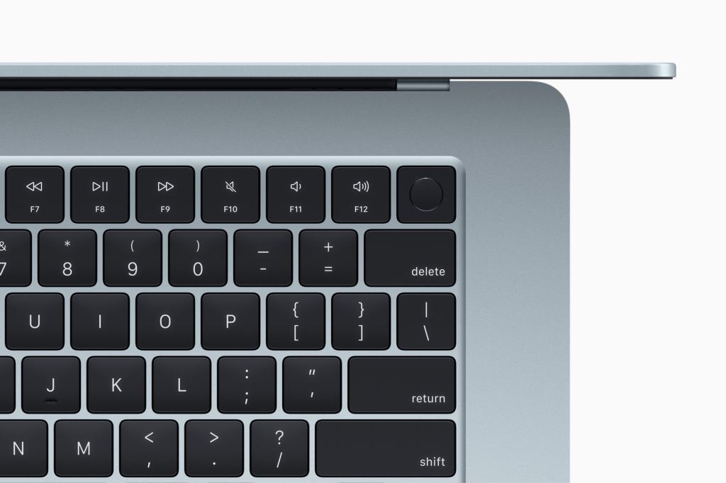 apple macbook air touch id and magic keyboard 250305 big.jpg.large 2x