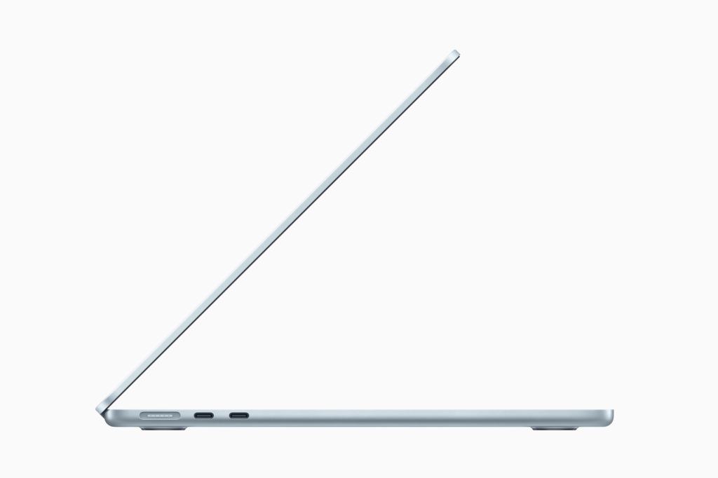 apple macbook air side view 250305 big.jpg.large 2x
