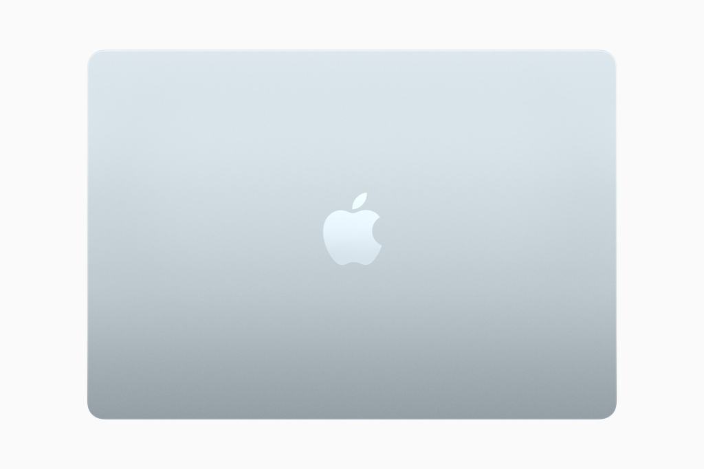 apple macbook air top view 250305 big.jpg.large 2x