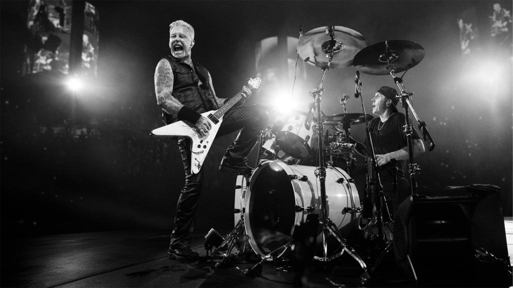 apple vision pro apple immersive video james hetfield and lars ulrich big.jpg.large 2x