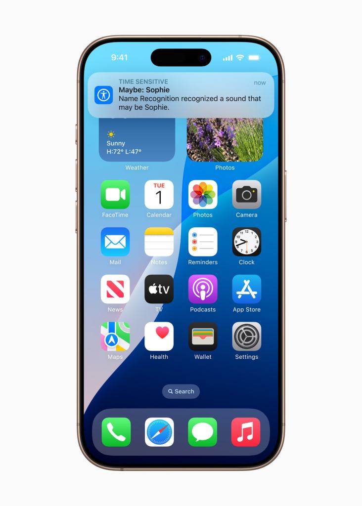 Apple, 올 하반기 출시되는 강력한 손쉬운 사용 기능 공개 11 Apple iPhone 화면에 Name Recognition 알림이 표시된 이미지로, 사용자가 소음을 인식한 것을 나타냅니다.