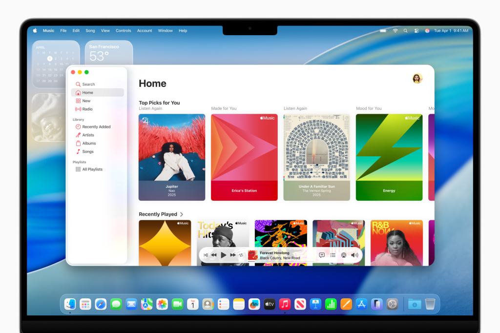 macOS Tahoe 26의 음악 앱 인터페이스를 보여주는 이미지로, 홈 화면에 최근 재생된 항목, 추천 플레이리스트 및 다양한 음악 관련 섹션이 나열되어 있다.