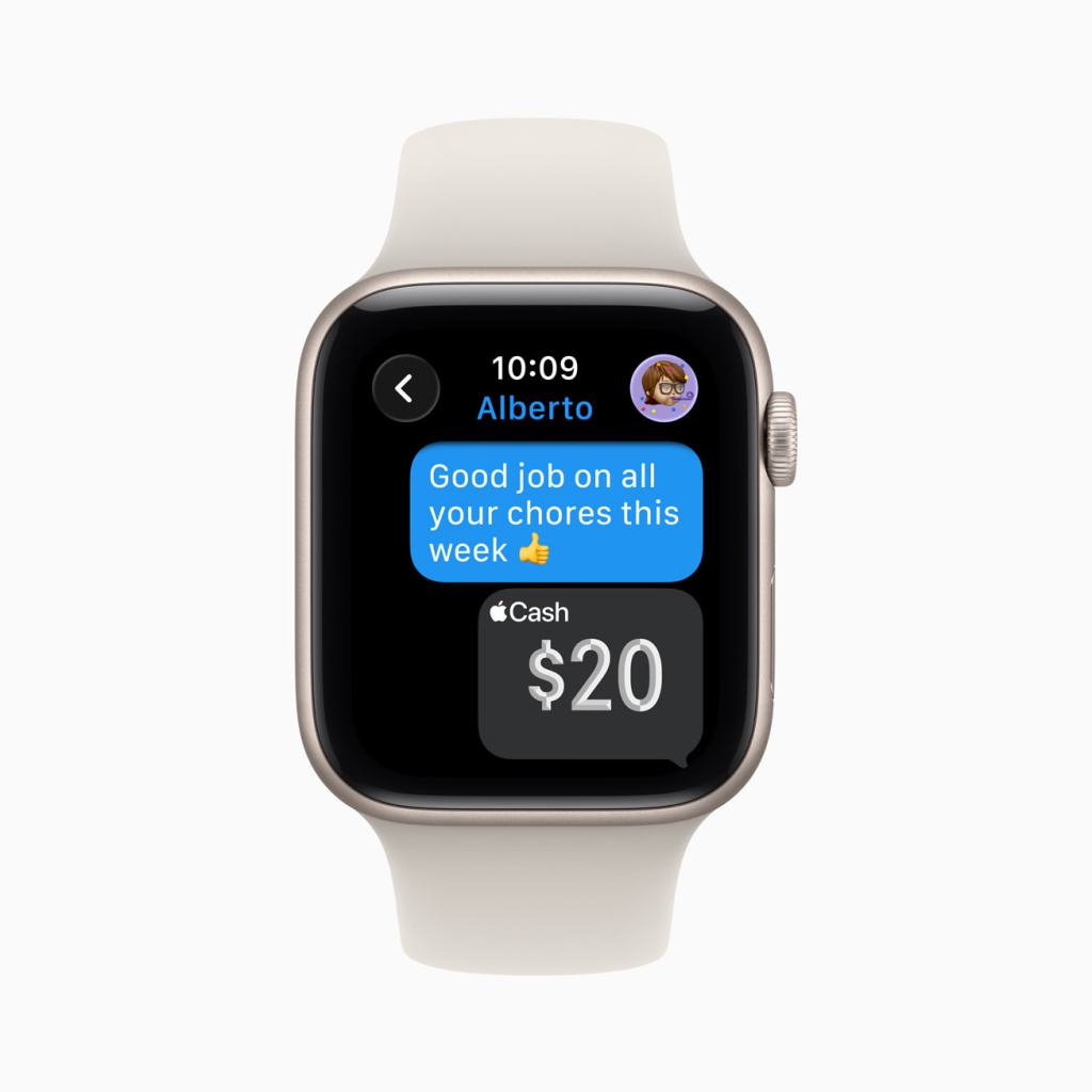 Apple, Apple Watch SE 3 발표 12 Apple Watch SE 3 화면에 메시지와 Apple Cash 표시가 있는 모습