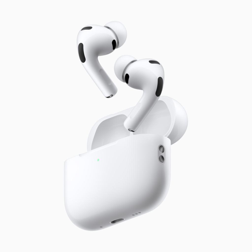 궁극의 청취 경험을 선사하는 AirPods Pro 3 공개 2 AirPods Pro 3의 흰색 이어폰과 충전 케이스가 열린 모습.
