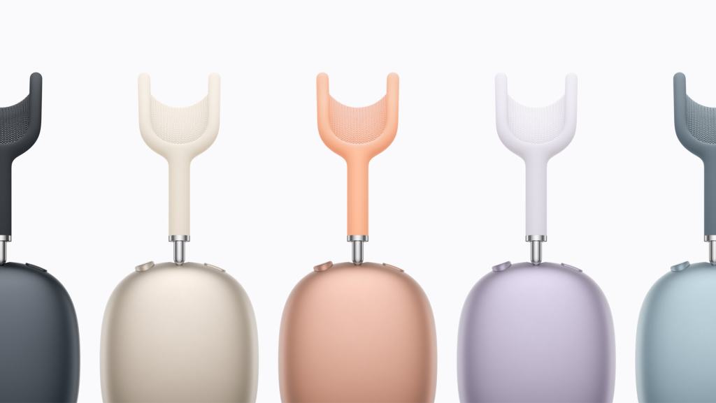 색상이 다양한 휴대용 기기 헤드셋들이 세로로 배열되어 있는 이미지.