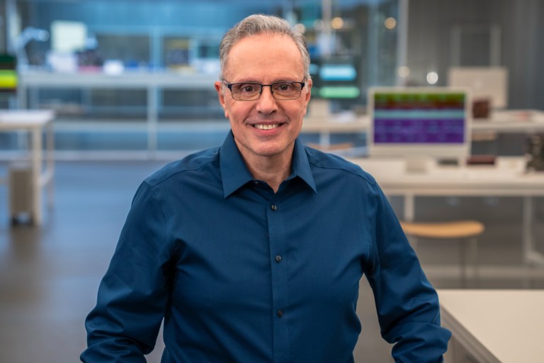 Apple Johny Srouji big.jpg.large 2x