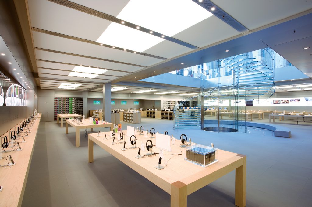 applestore_5thave_int1