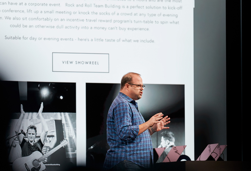 WWDC 2019에서 iPadOS의 텍스트 편집을 시연하는 Toby Paterson