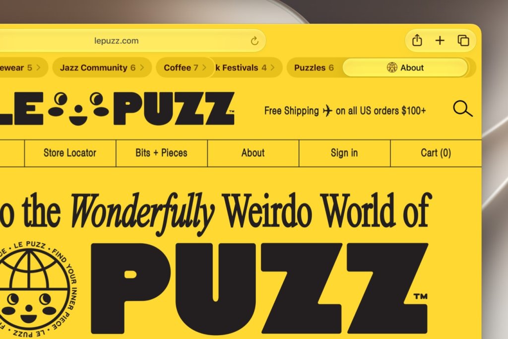 PUZZ 브랜드 웹사이트의 화면으로, 노란색 배경에 'Wonderful Weirdo World of PUZZ'라는 텍스트가 prominently 표시되어 있습니다.