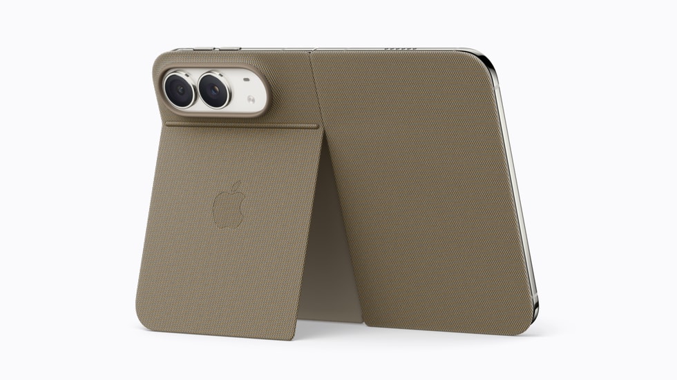 토프 색상의 iPhone Duo Folio와 킥스탠드