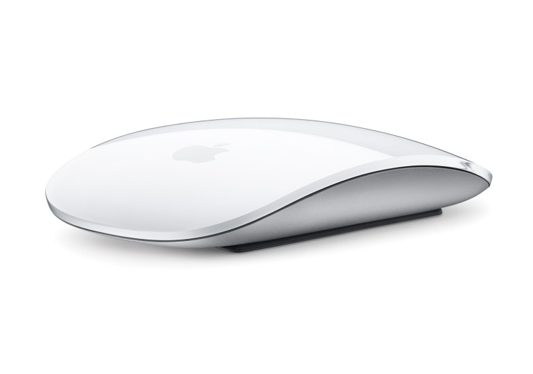 출시 17년 Magic Mouse, USB-C 전환 이후에도 남은 이상한 충전 구조