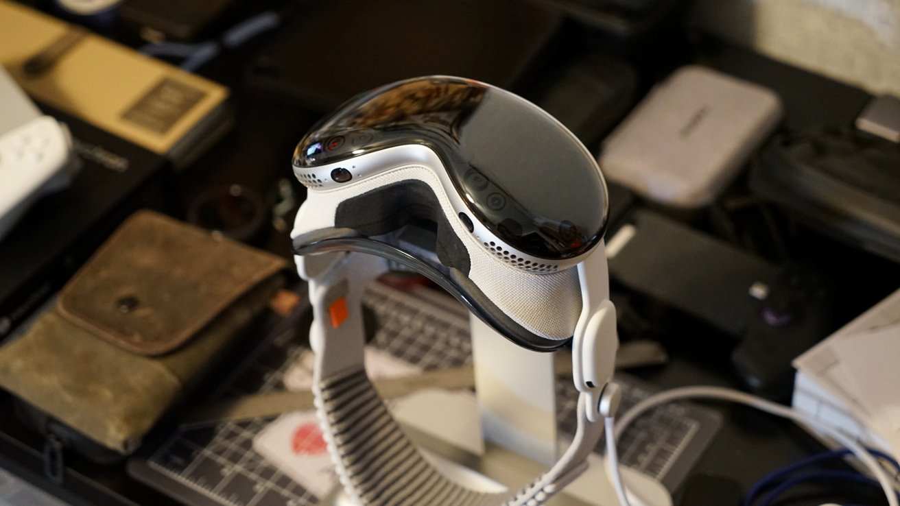 위에서 바라본 M5 탑재 Apple Vision Pro